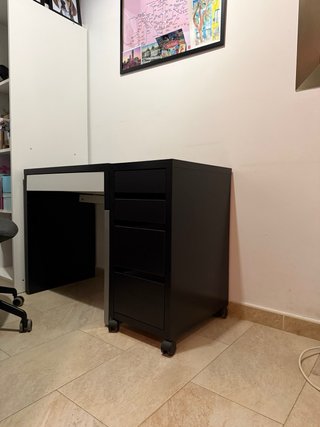 Escritorio y cajonera Ikea negro