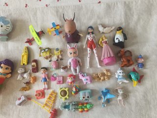 Lote Muñecas Pin y Pon, Hello Kitty y más