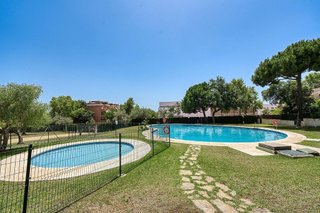 Casa adosada en alquiler en Elviria en Marbella