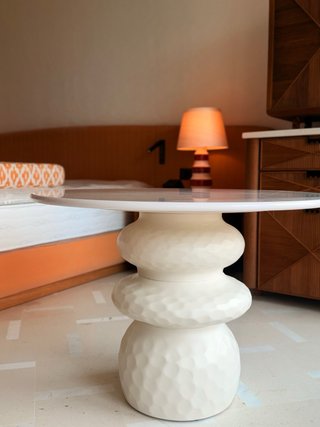 Mesa pedestal mármol natural diseño hotel
