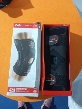 Rodillera McDavid con flejes y tiras