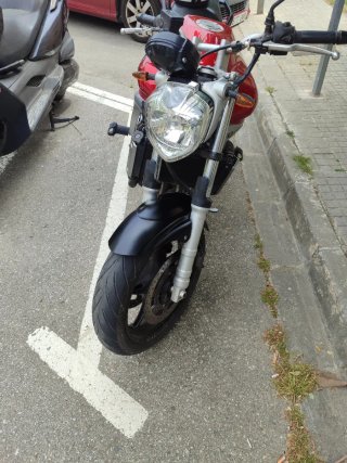 Yamaha FZ6 S1 Naked Roja y Negra