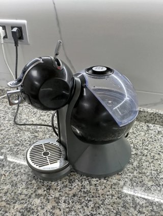 Cafetera DeLonghi Negra