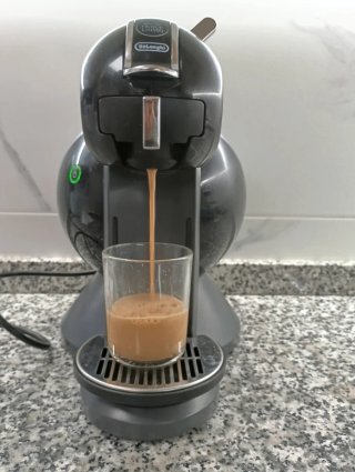 Cafetera DeLonghi Negra