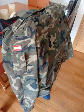 Cazadora militar camuflaje