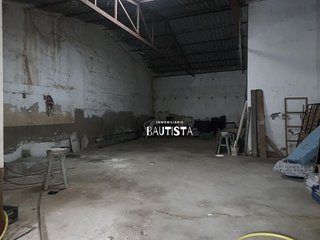Nave industrial en alquiler en Valdepeñas