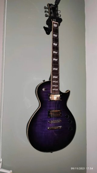 Guitarra Eléctrica LTD tipo Les Paul Morado
