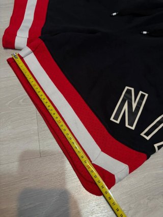 Pantalones cortos Nike air negros y rojos