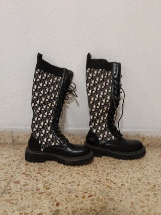 Botas altas negras y multicolor