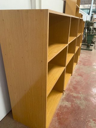 Estanterías de madera gran capacidad