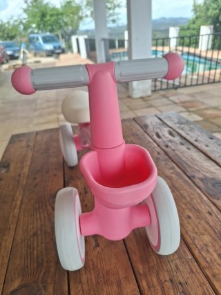 Bicicleta de aprendizaje rosa