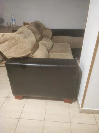 Sofá 3 plazas beige y marrón