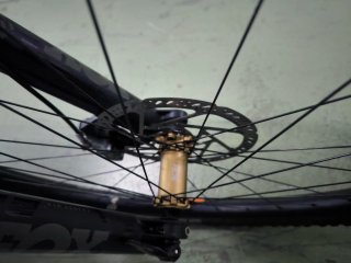 Conjunto Ciclismo EVOC  CUBE TM ONE44 HÍBRID 2025