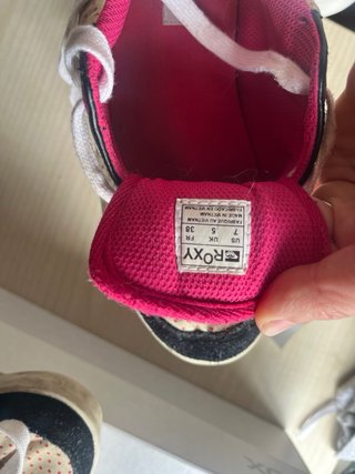 Zapatillas Roxy Beige y Rosa Talla 38