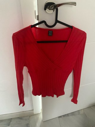 Camiseta SHEIN manga larga escote V roja Talla S