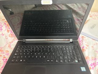 Ordenador portátil Lenovo negro/plateado