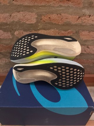 ASICS METASPEED EDGE  Placa de carbono