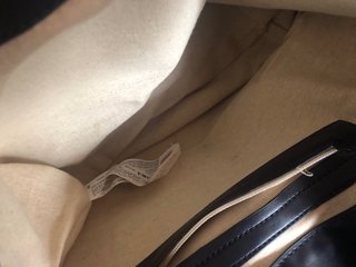 Bolso negro de piel
