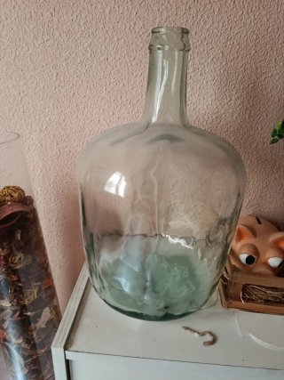 Jarrón de vidrio grande transparente