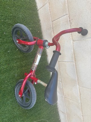 Bicicletas de equilibrio rojas