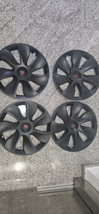 Tesla Roadster 2024