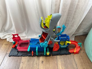 Pista Hot Wheels Lavado Coche Tiburón