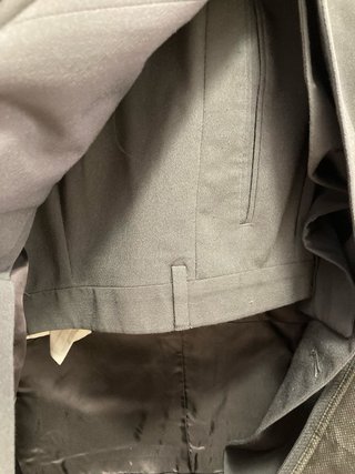 Dos trajes.