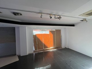 Local comercial en alquiler en Catarroja