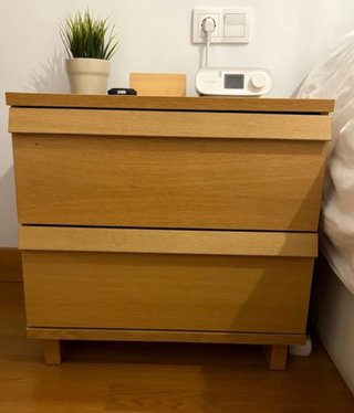 Mesita de noche de madera Ikea