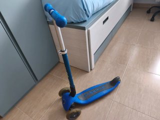 Patinete infantil 3 ruedas azul globber.