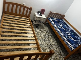 Cama individual de madera