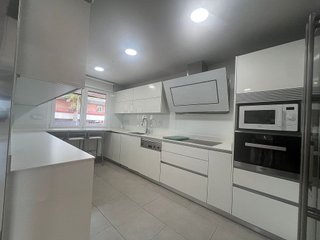 Casa adosada en alquiler en Zona Estación en Pozuelo de Alarcón
