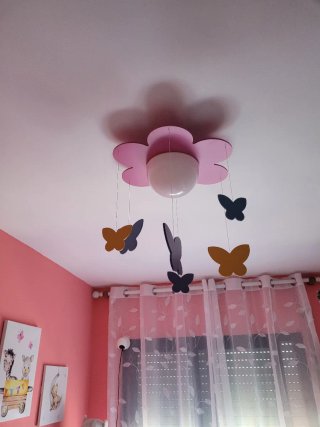 Lámpara infantil flor con mariposas