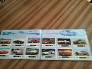 Álbum de cromos de coches