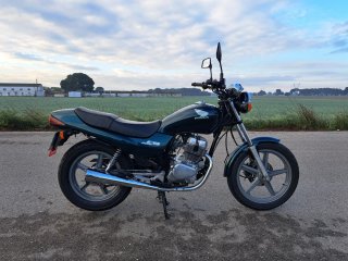 Honda CB 250 Two Fifty Naked Verde