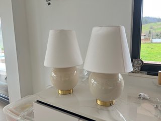 2 Lámparas Elegantes Casco Beige