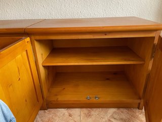 Mueble TV y estanterías de madera