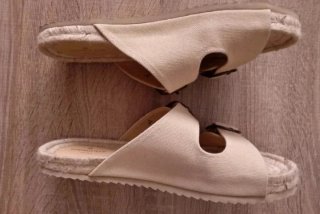 (40) Sandalias planas de Springfield