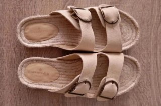 (40) Sandalias planas de Springfield