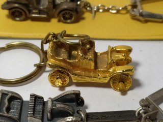 Llaveros de coches antiguos