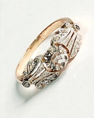 Anillo Oro y Diamantes 3,9 gr