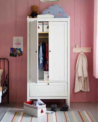 Guardaroba per bambini in legno Ikea