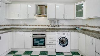 Casa pareada en venta en Elviria en Marbella