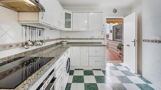Casa pareada en venta en Elviria en Marbella