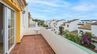 Casa pareada en venta en Elviria en Marbella