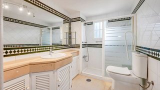 Casa pareada en venta en Elviria en Marbella