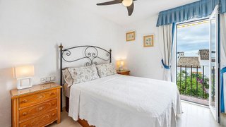 Casa pareada en venta en Elviria en Marbella