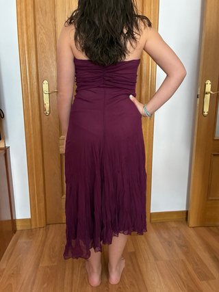 Vestido palabra de honor morado invitada