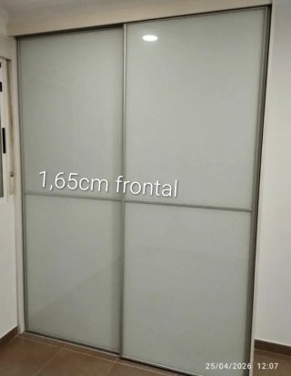 Armario puertas correderas cristal y metal