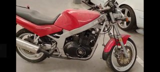 Moto Naked Roja